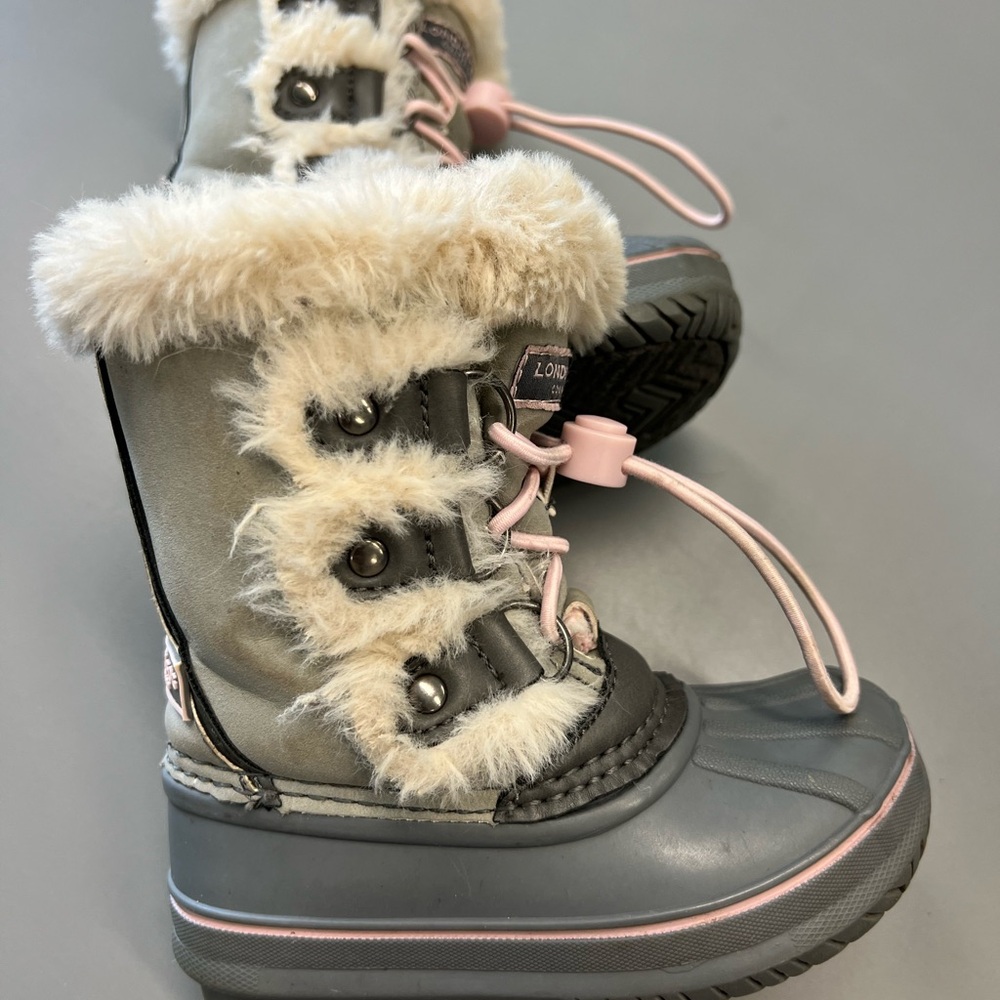 London Fog Gray and Cream Fur-Lined Toddler Girl Boots Size 6 - Picture 3 of 7